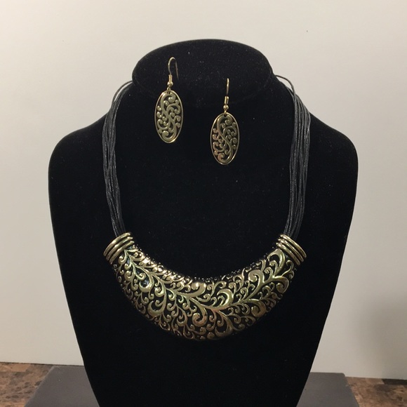 Black & Gold Statement Necklace & Earring Set - Picture 1 of 9